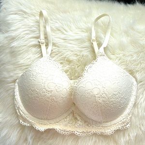 💕 5/$25 White Aerie push-up bra
